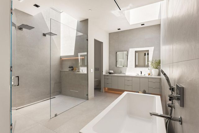 2085 Desert Flower Court, Palm Springs, CA 92262