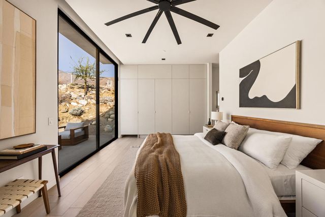 2085 Desert Flower Court, Palm Springs, CA 92262