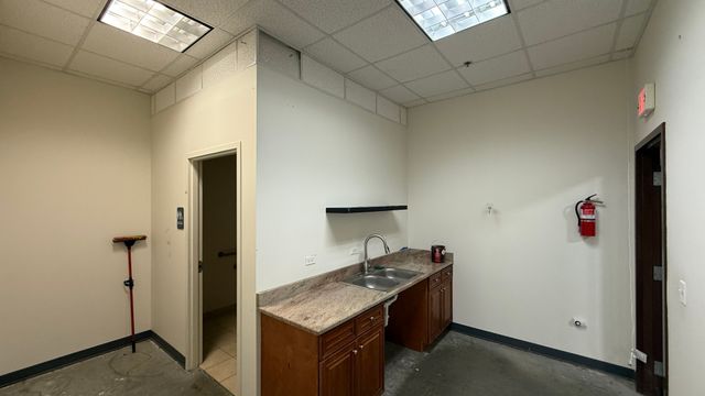 831 Oakton Street 831-837, Elk Grove Village, IL 60007