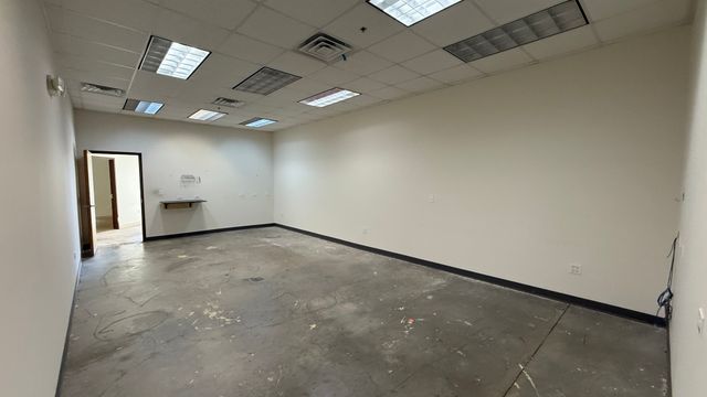 831 Oakton Street 831-837, Elk Grove Village, IL 60007