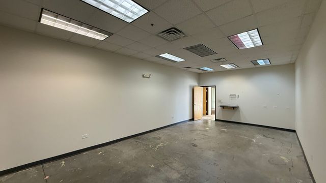 831 Oakton Street 831-837, Elk Grove Village, IL 60007