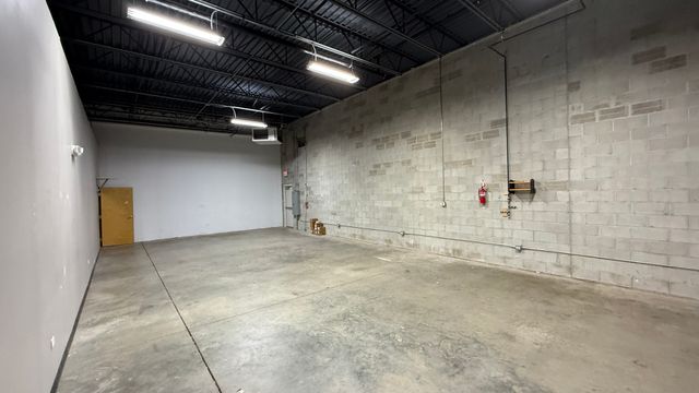 831 Oakton Street 831-837, Elk Grove Village, IL 60007