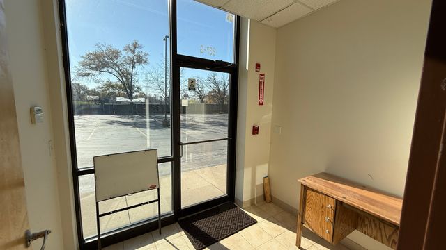 831 Oakton Street 831-837, Elk Grove Village, IL 60007