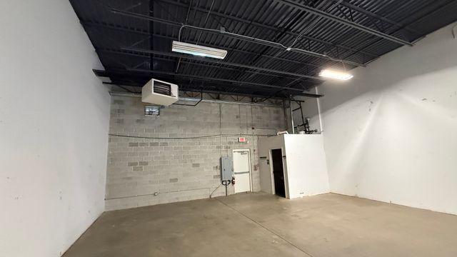 831 Oakton Street 831-837, Elk Grove Village, IL 60007