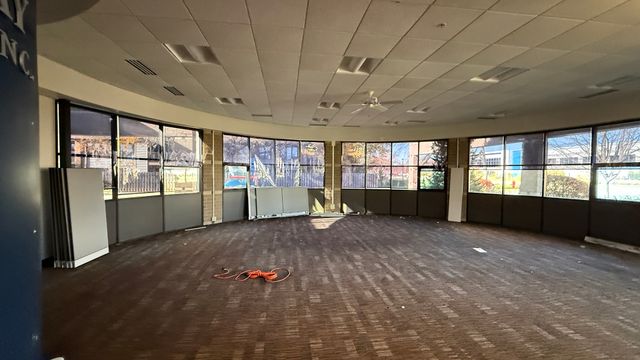 831 Oakton Street 831-837, Elk Grove Village, IL 60007