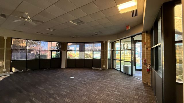 831 Oakton Street 831-837, Elk Grove Village, IL 60007