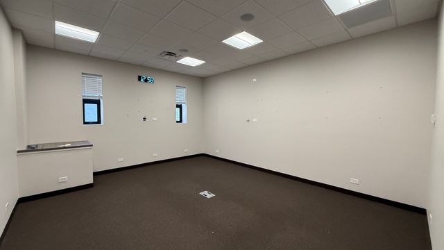 831 Oakton Street 831-837, Elk Grove Village, IL 60007