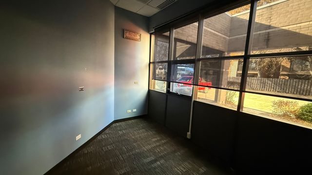 831 Oakton Street 831-837, Elk Grove Village, IL 60007