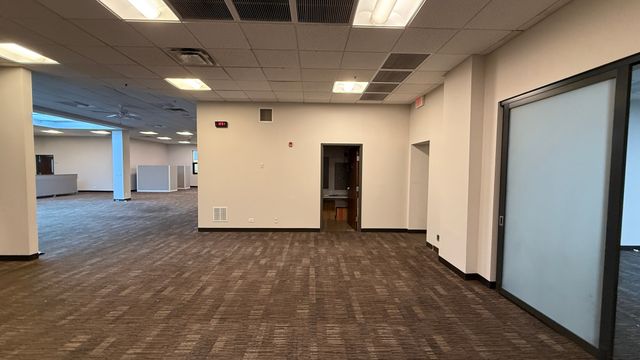 831 Oakton Street 831-837, Elk Grove Village, IL 60007