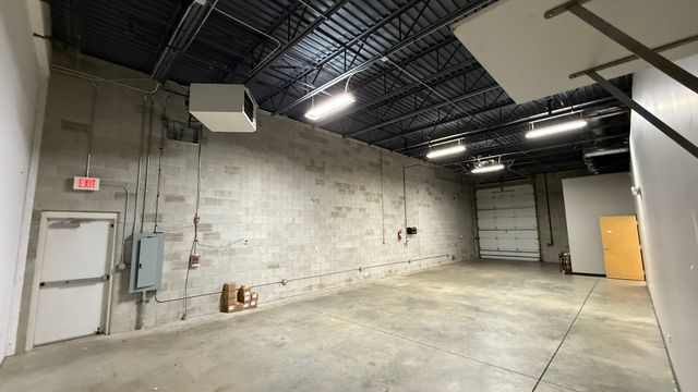 831 Oakton Street 831-837, Elk Grove Village, IL 60007