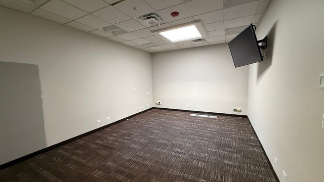 831 Oakton Street 831-837, Elk Grove Village, IL 60007