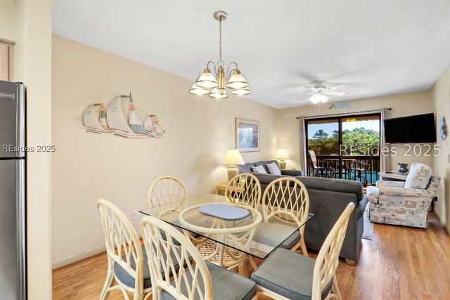 40 Folly Field Rd Apt E18, Hilton Head Island, SC 29928