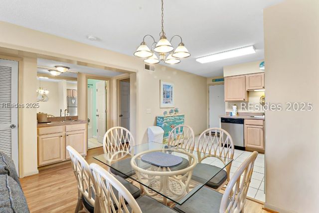 40 Folly Field Rd Apt E18, Hilton Head Island, SC 29928