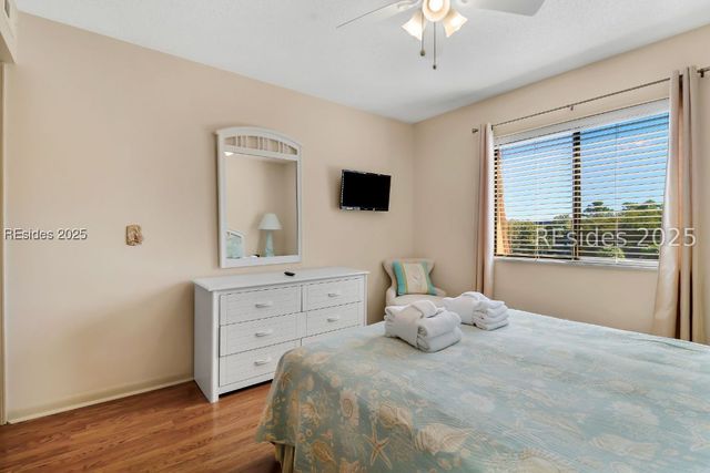 40 Folly Field Rd Apt E18, Hilton Head Island, SC 29928