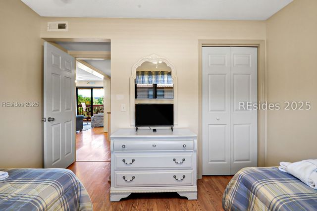 40 Folly Field Rd Apt E18, Hilton Head Island, SC 29928