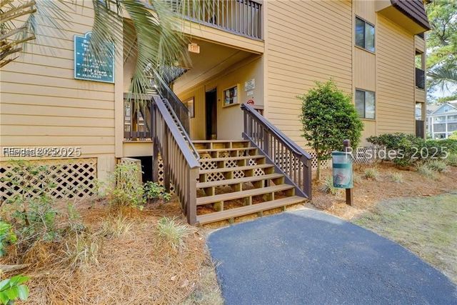 40 Folly Field Rd Apt E18, Hilton Head Island, SC 29928