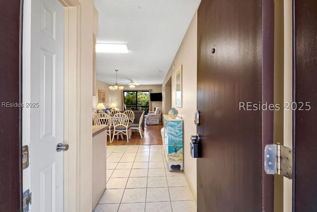 40 Folly Field Rd Apt E18, Hilton Head Island, SC 29928