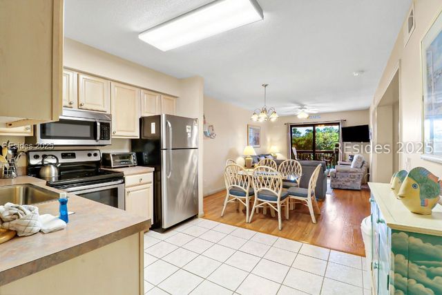 40 Folly Field Rd Apt E18, Hilton Head Island, SC 29928