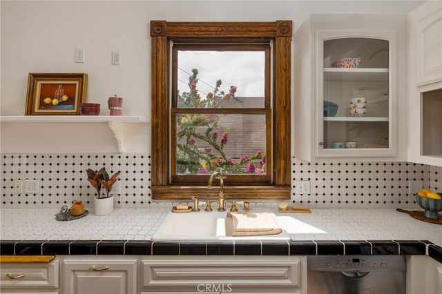 932 N Avenue 65, Los Angeles, CA 90042