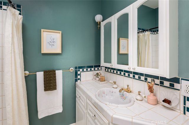 932 N Avenue 65, Los Angeles, CA 90042