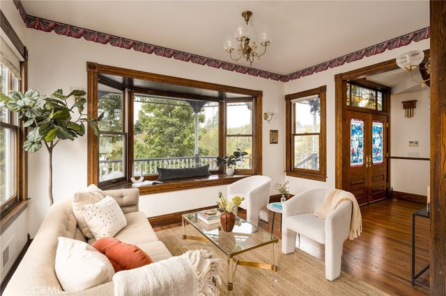 932 N Avenue 65, Los Angeles, CA 90042