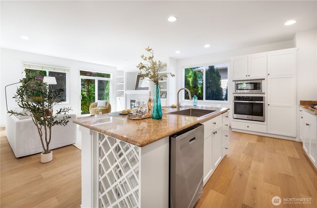 1421 225th Place SE, Sammamish, WA 98075