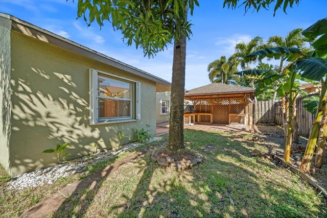 113 Cypress Lane, Royal Palm Beach, FL 33411