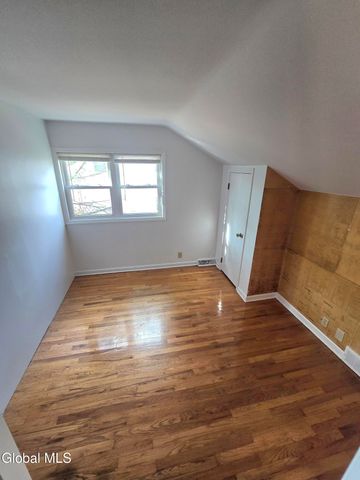 19 Commodore Street A, Colonie, NY 12205