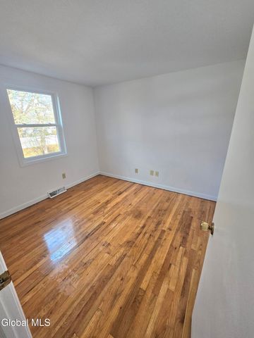 19 Commodore Street A, Colonie, NY 12205