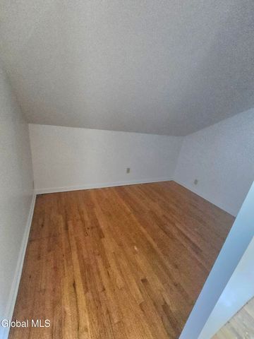 19 Commodore Street A, Colonie, NY 12205