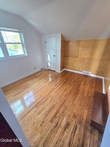 19 Commodore Street A, Colonie, NY 12205