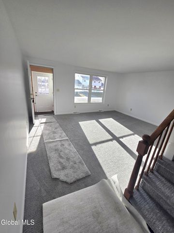 19 Commodore Street A, Colonie, NY 12205