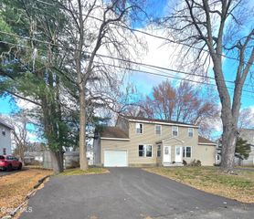 19 Commodore Street A, Colonie, NY 12205