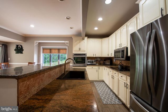 1054 BAYARD RD, Lothian, MD 20711