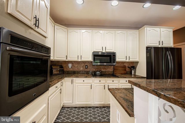 1054 BAYARD RD, Lothian, MD 20711