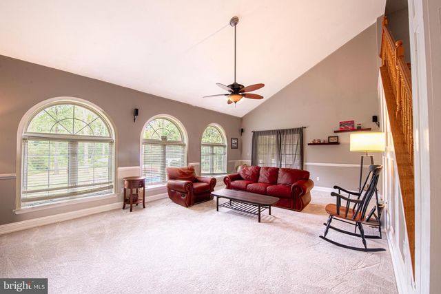1054 BAYARD RD, Lothian, MD 20711