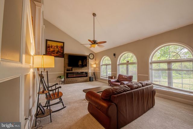 1054 BAYARD RD, Lothian, MD 20711