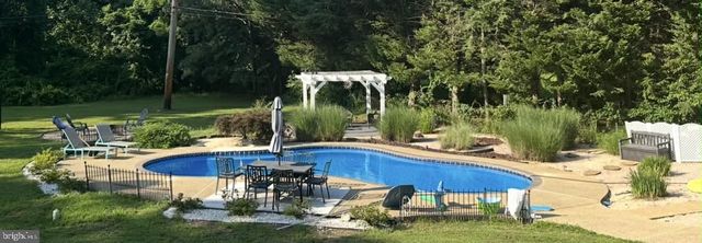1054 BAYARD RD, Lothian, MD 20711