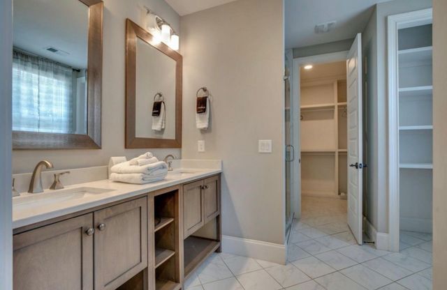 928 N 6th St, Nashville, TN 37207