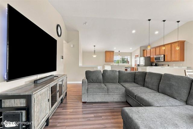 3316 Morgan Loop, Anchorage, AK 99516