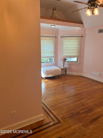 410 Thompson Avenue, Middletown, NJ 07748