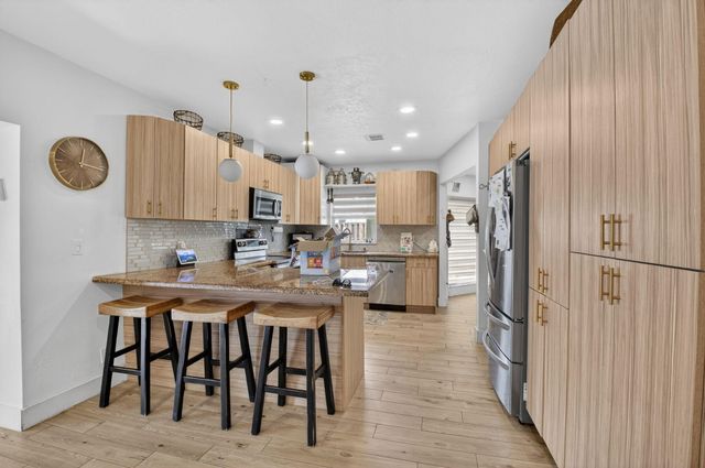 21724 Little Bear Way, Boca Raton, FL 33428