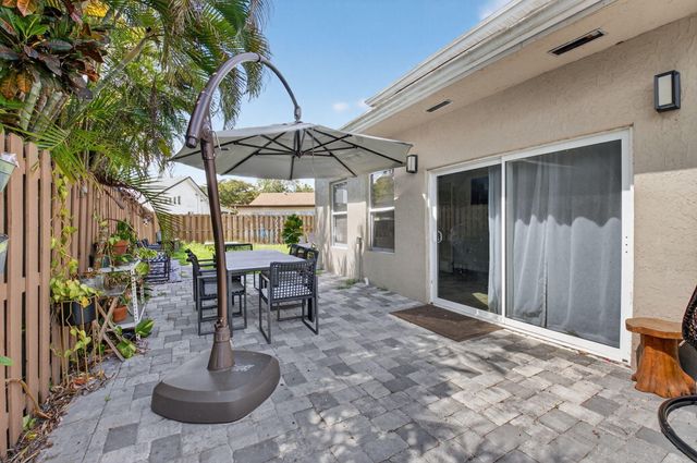 21724 Little Bear Way, Boca Raton, FL 33428