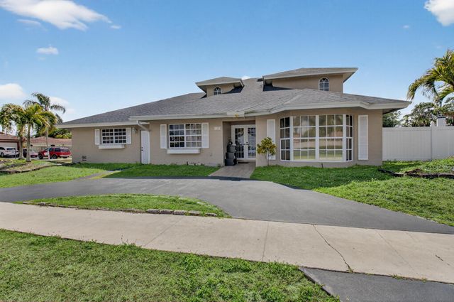 21724 Little Bear Way, Boca Raton, FL 33428