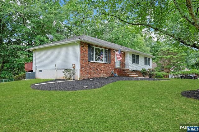 101 S Colonial Drive, Harrington Park, NJ 07640