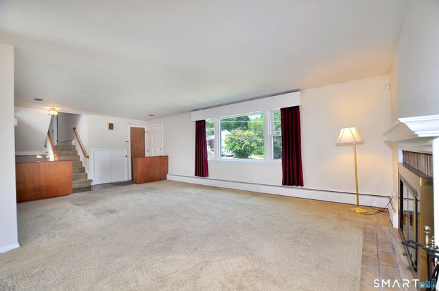 5 Garrison Terrace, Bloomfield, CT 06002