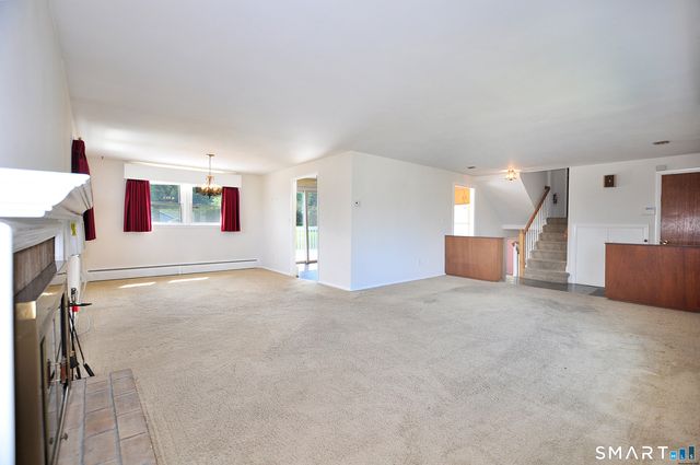 5 Garrison Terrace, Bloomfield, CT 06002