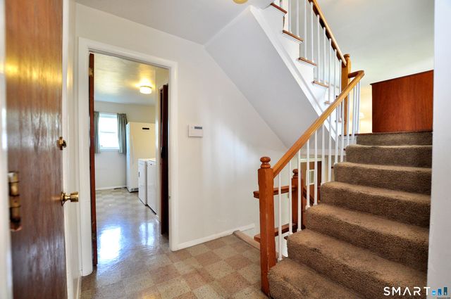 5 Garrison Terrace, Bloomfield, CT 06002