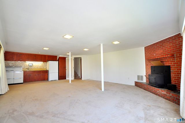 5 Garrison Terrace, Bloomfield, CT 06002