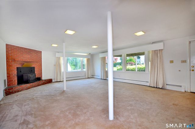 5 Garrison Terrace, Bloomfield, CT 06002